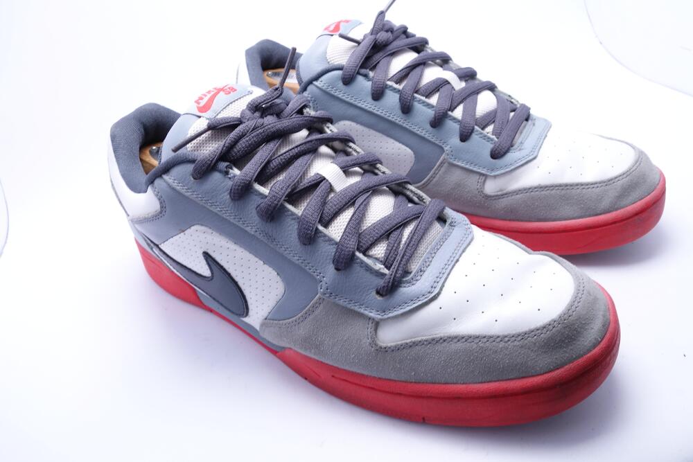 Vintage Nike SB Skateboarding Sneakers Shoes 2006 Men Size 13 Gray 314067-101